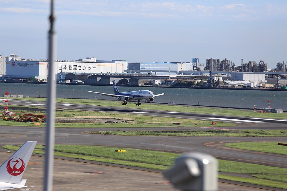 File:JA716A RJTT 1.jpg