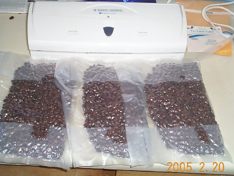 3 vac-sealed coffee packs